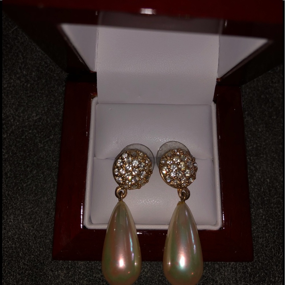 Simulated pearl‎ and crystal earrings